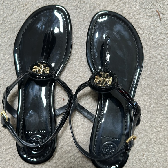 Tory Burch Dillan Patent leather sandal barely worn - Picture 5 of 5
